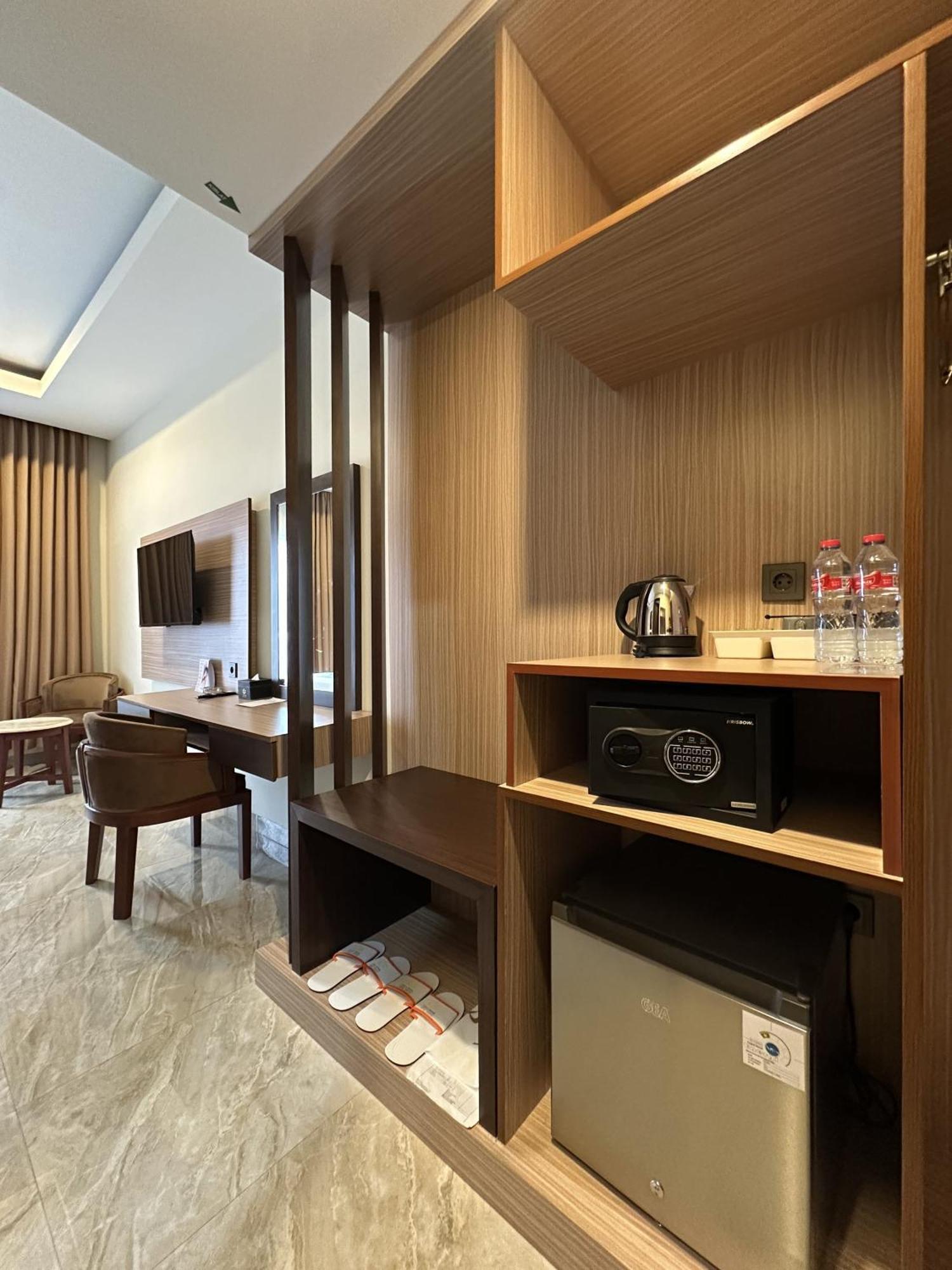 Vega Prime Hotel & Convention Sorong Habitación foto